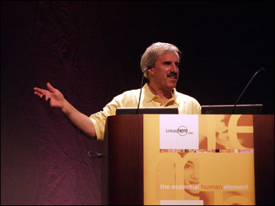 Jim Cooper presenting Lotus Domino Objects by Example.